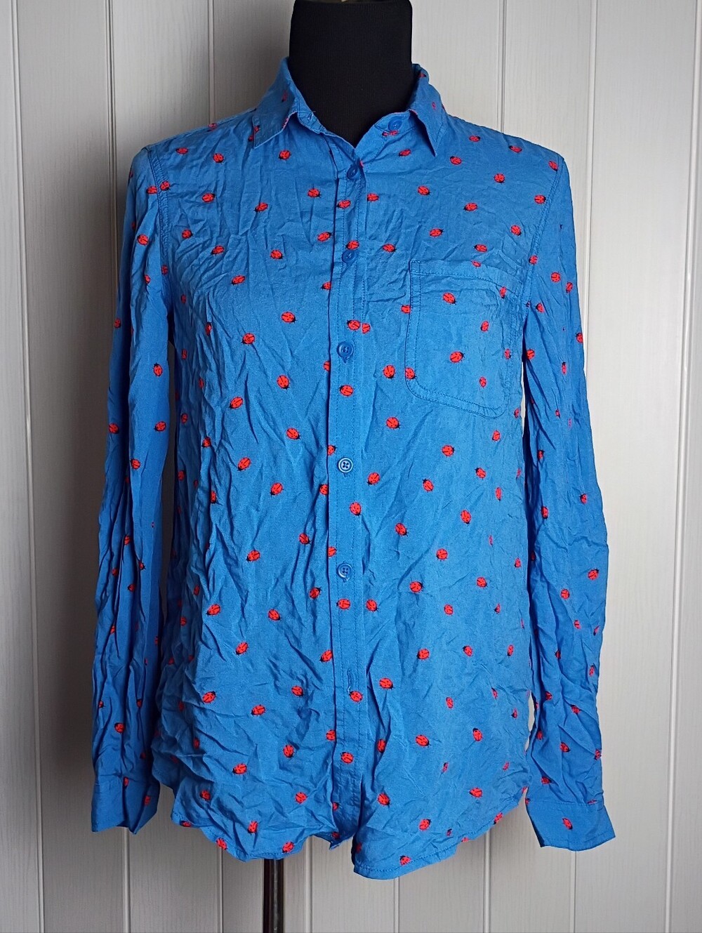 beachlunchlounge Bright Blue Shirt with Red Ladybug Print